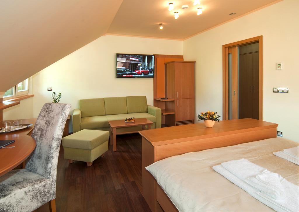 Heipark Tosovice Otel Oda fotoğraf